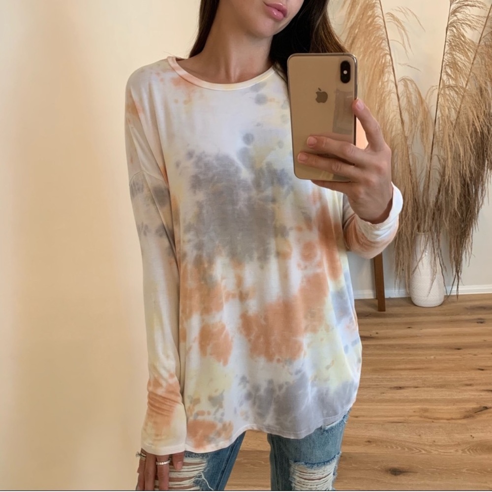 🔁 Tie-Dye Long Sleeve Top